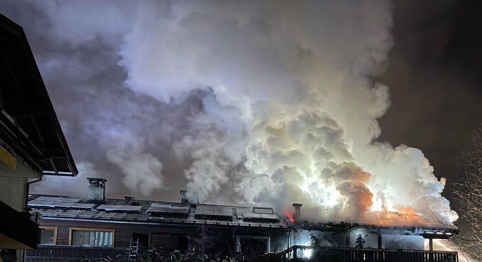 Kitzbühel-Schock: Feuerwehr kämpft gegen Flammenhölle