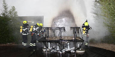 Supermarkt in Braunau in Flammen