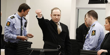 Breivik: Er lacht. Er weint. Er höhnt.
