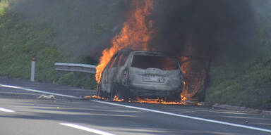 Brennendes Auto