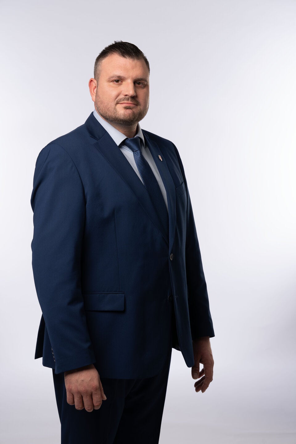 Brenner ist als Servicetechniker tätig und Arbeiterkammerrat für die Freiheitlichen Arbeitnehmer (FA).  