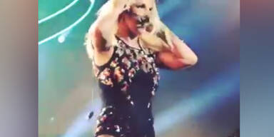 Spears beim Playback-Singen erwischt