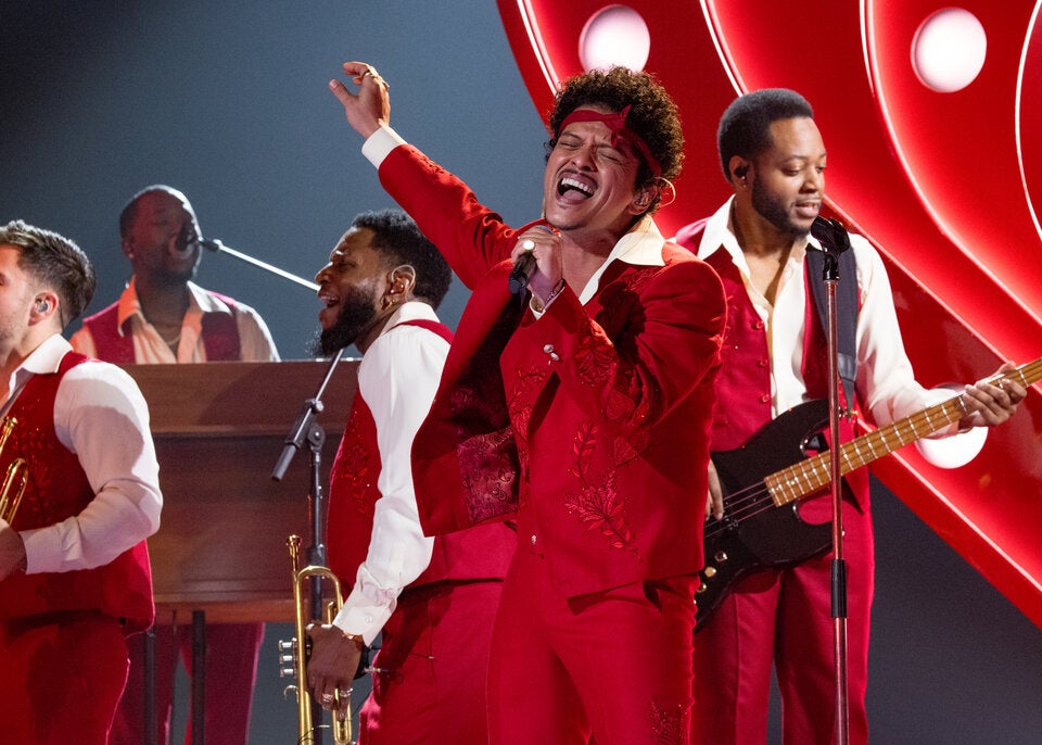 Bruno Mars liefert 1. Pflicht-CD des Jahres und bricht alle Rekorde