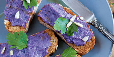 Bruschetta mit Rotkrautcreme