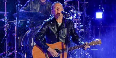 Bryan Adams: Heimspiel mit Weihnachtshit