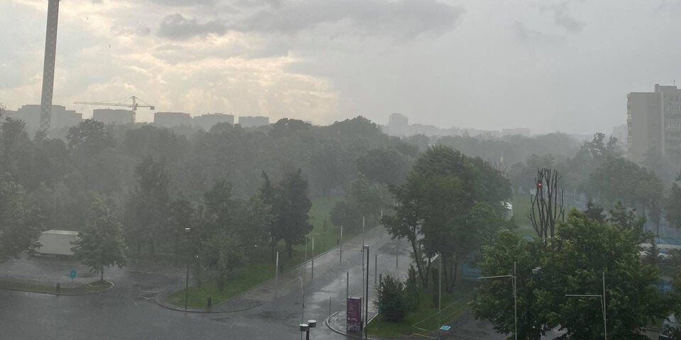 Regen-Chaos in Bukarest bremst Team