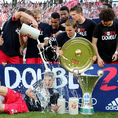 So wild feiern die Bullen das Double