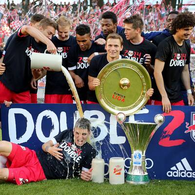 So wild feiern die Bullen das Double