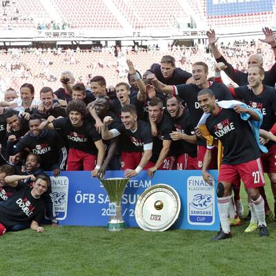 So wild feiern die Bullen das Double