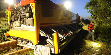 Ein Toter bei Busunfall in Bayern