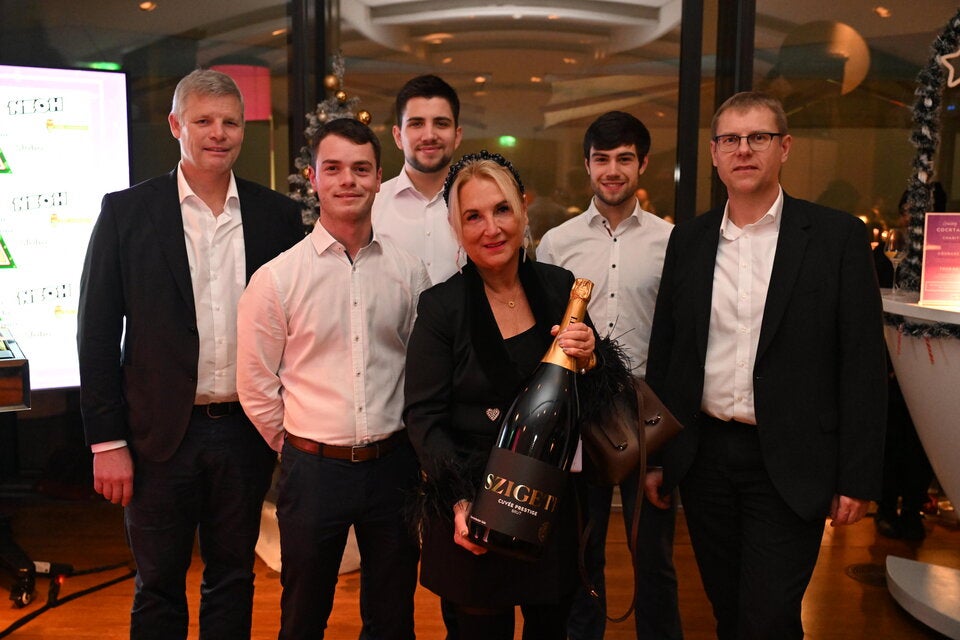 Claudia Stadler, cSt Causa-Steuerberatung mit ihrem Rad-Team. 