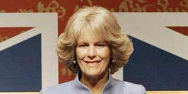 Camilla als Wachsfigur fest im Blick Dianas