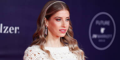 Cathy Hummels: Heftige Kritik f&uuml;r sexy Fotos