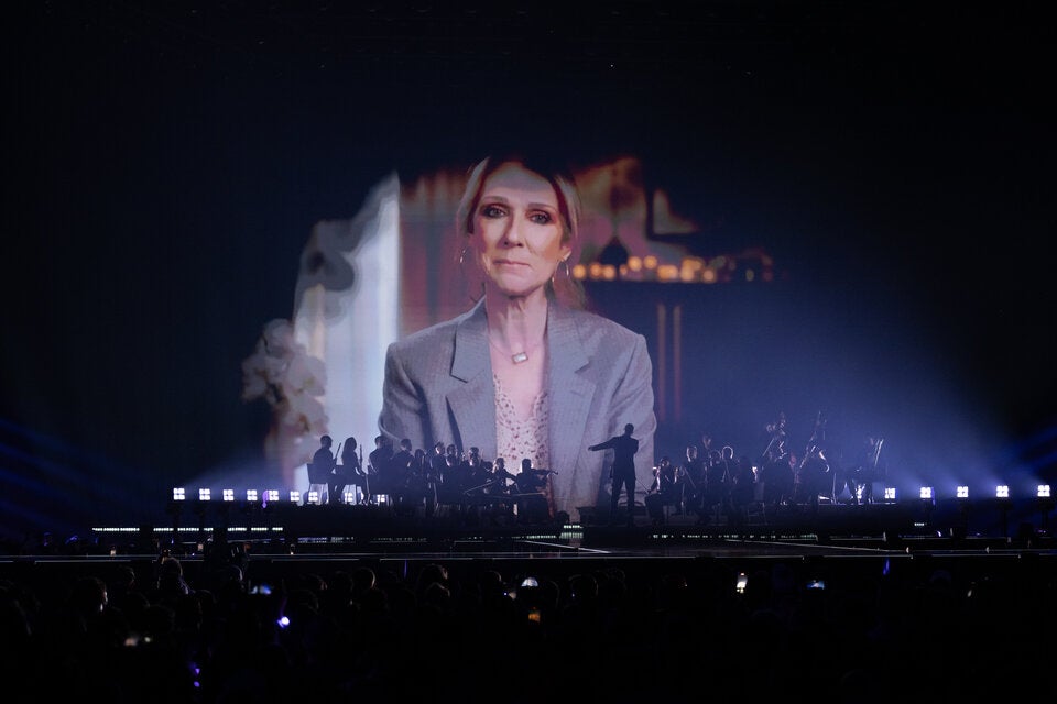 Song Contest startet mit James Bond Show