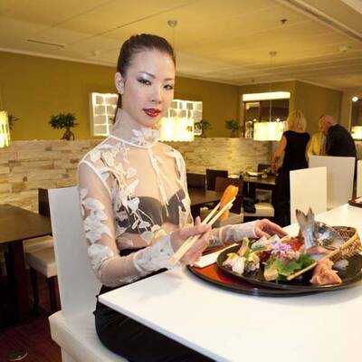 Charity-Dinner mit Miss Japan