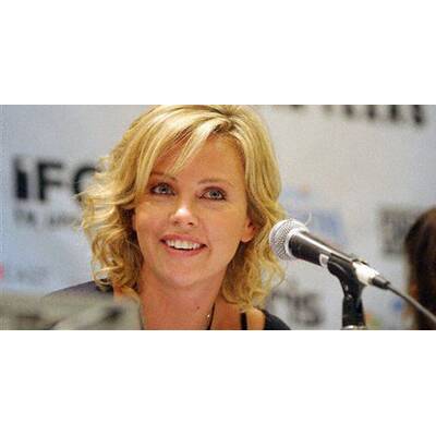 Charlize_Theron_Toronto2005