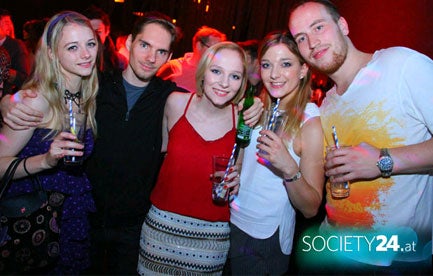 Happiness im Chaya Fuera