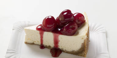 Cheesecake mit Kirschsauce
