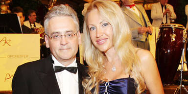 Mucha: Glanzvolle Hochzeit