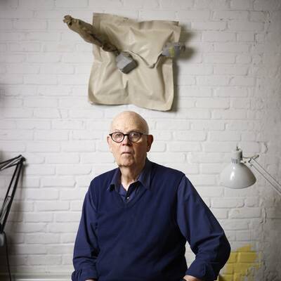 Rihanna - Queen of Downloads