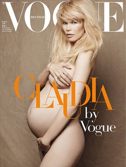 Claudia Schiffer auf der Vogue: Ihr nackter Babybauch