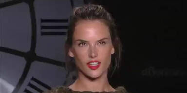 Alessandra Ambrosio schwanger auf Catwalk