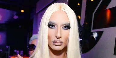 Schock! Frau Wurst als Blondine