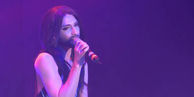 Wurst performt live beim Boylesque Festival