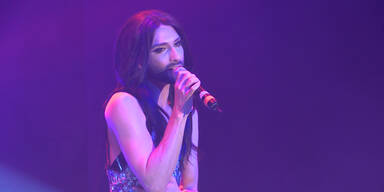 Conchita singt privates St&auml;ndchen f&uuml;r Podolski!
