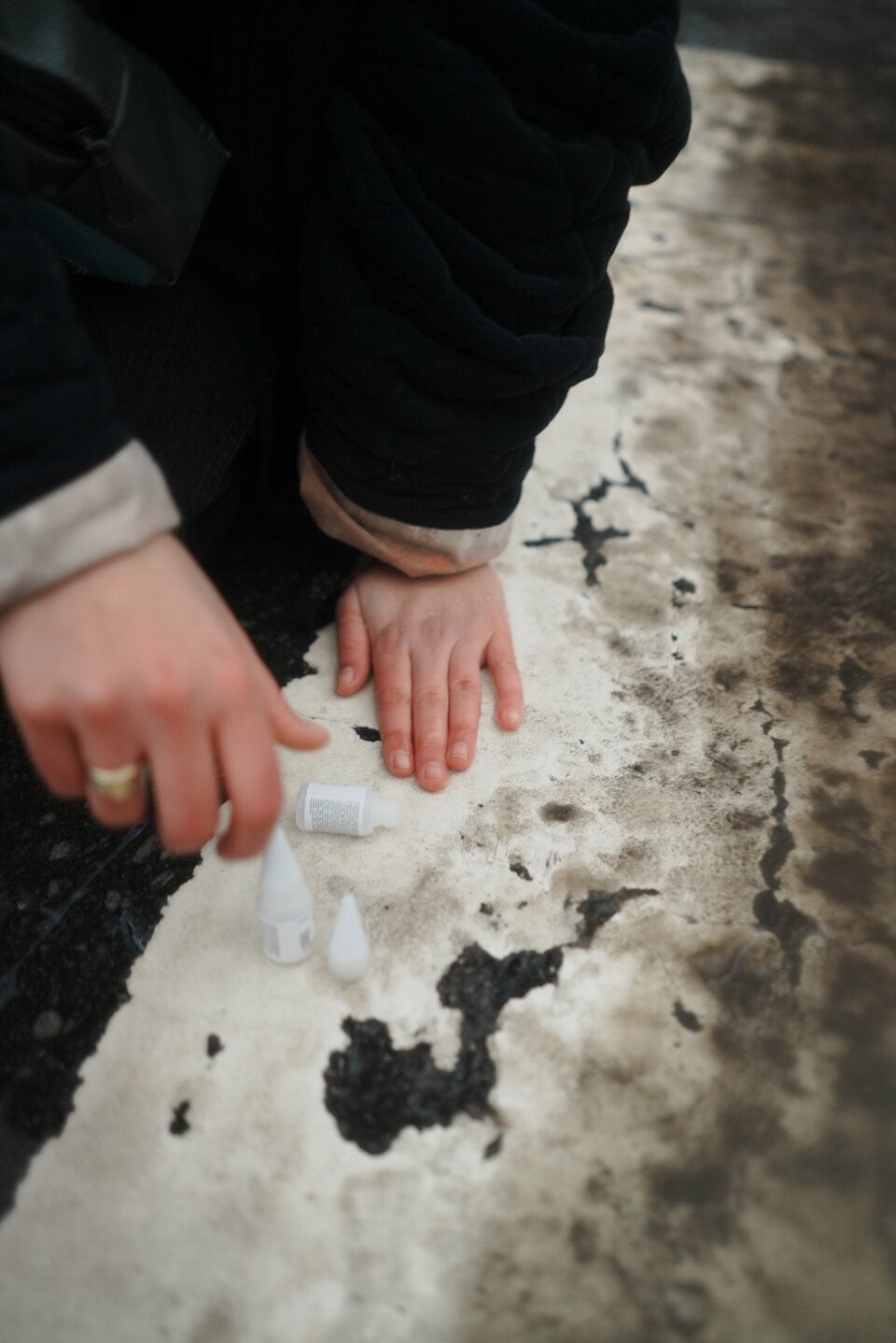 Klima-Kleber blockieren Straße zu Skigebiet