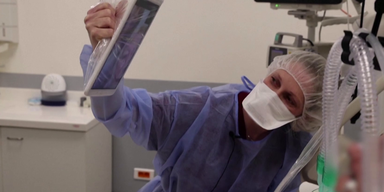 Corona &Auml;rztin mit Ipad