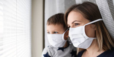 Corona: Masken sch&uuml;tzen vor schweren Krankheitsverl&auml;ufen
