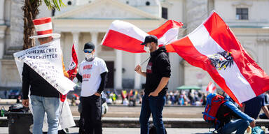 Elf Festnahmen und 481 Anzeigen bei Demos in Wien