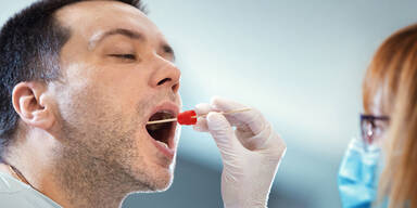 Corona-Hotspots: Diesen Bezirken droht jetzt die 'Abriegelung'