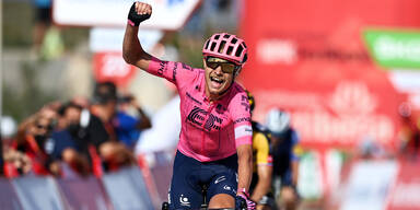 Radprofi Magnus Cort jubelt nach dem Etappensieg bei der Spanien-Rundfahrt