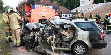 Crash Auto Reisebus Linz