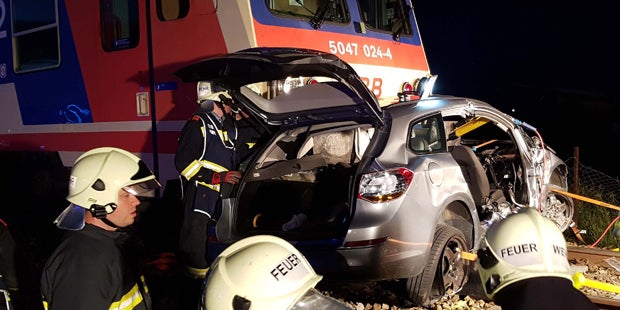 Crash Zug Auto St. Pölten