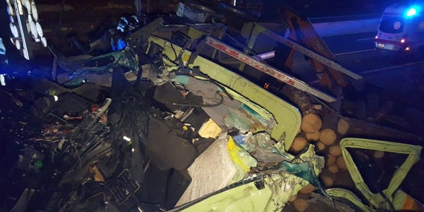 20 Verletzte bei Bus-Unfall: A1 bleibt stundenlang gesperrt