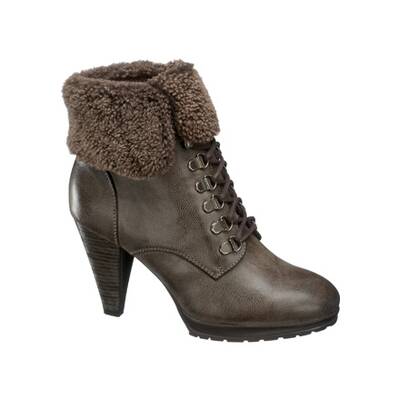 Braune, fellgefütterte Winterschnürer mit Bergsteigerschnürung und Blockabsatz