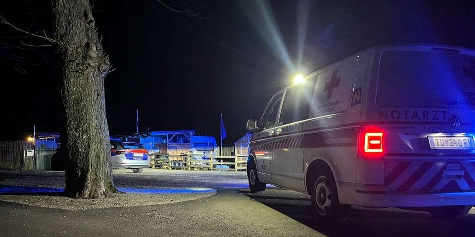 Feuer auf Campingplatz