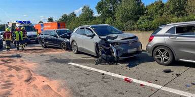 Serienunfall auf der A1 fordert 4 Verletzte