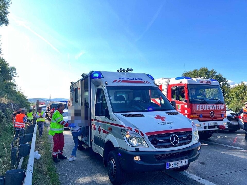 Serienunfall auf der A1 fordert 4 Verletzte