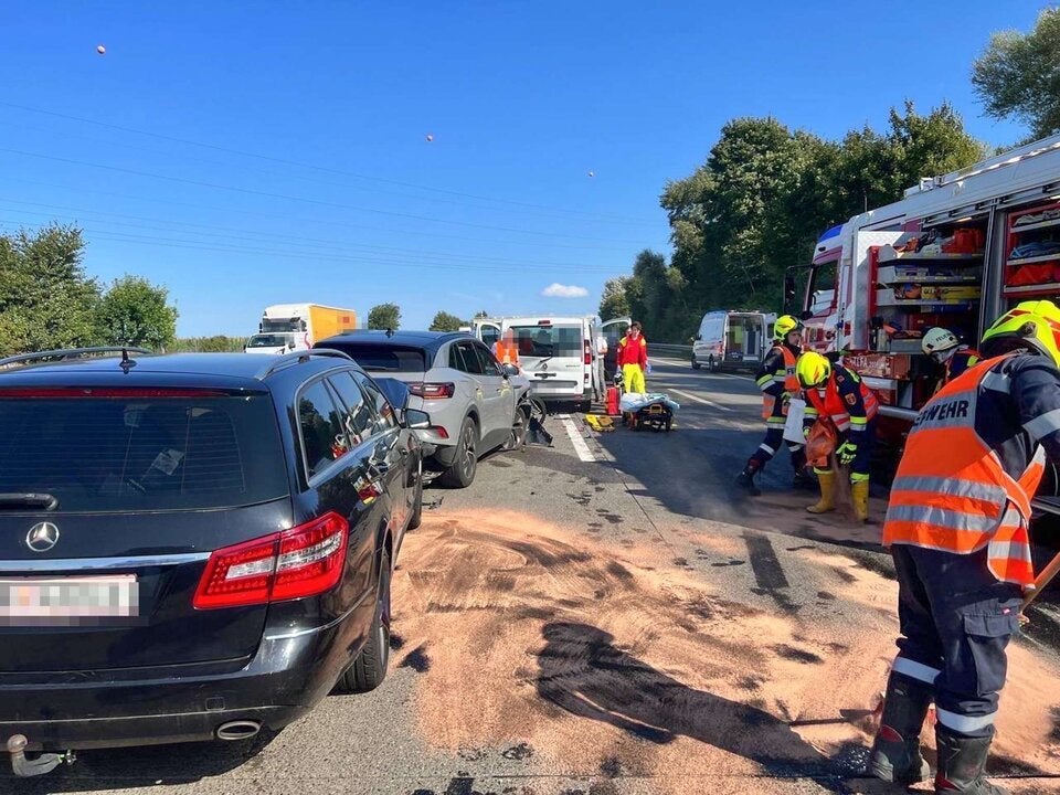 Serienunfall auf der A1 fordert 4 Verletzte