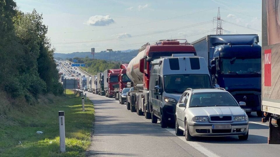 Serienunfall auf der A1 fordert 4 Verletzte