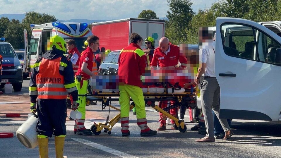 Serienunfall auf der A1 fordert 4 Verletzte