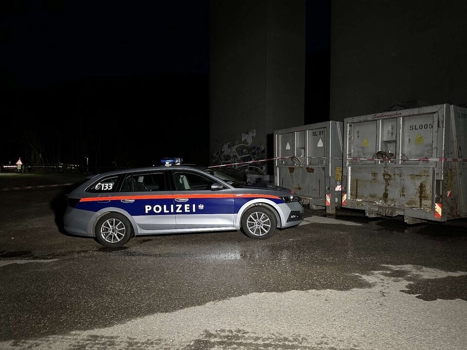 Leiche nach Autobrand entdeckt