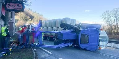 Traktur kracht in N&Ouml; in Puff