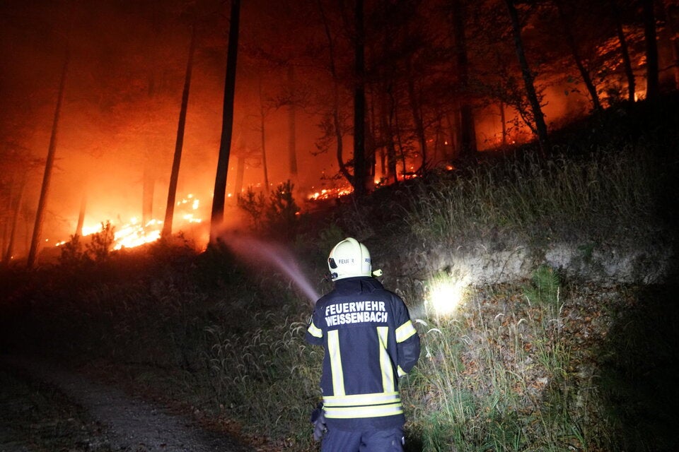 Rax-Inferno: Italien schickt Löschflugzeuge
