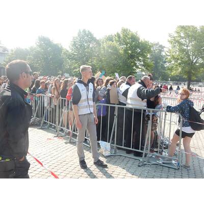 One Direction: Fans stehen vor dem Stadion Schlange