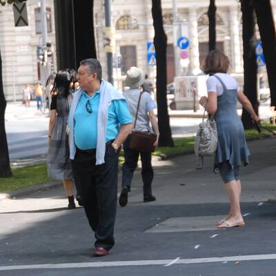Der Ex-Bawag-Boss zeigte sich mit seiner Frau Ruth und dem Hund
